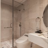 TOILET 2