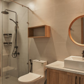 5.TOILET .JPG
